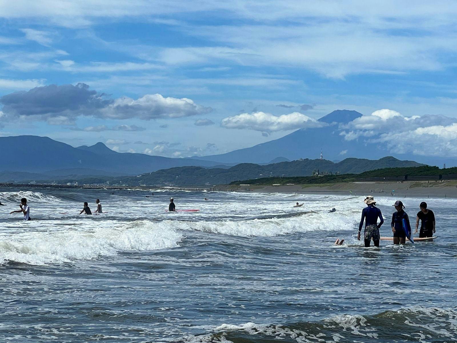 สถานที่ท่องเที่ยวใกล้เคียง: ชายหาดนิชิฮามะและภูเขาไฟฟูจิ