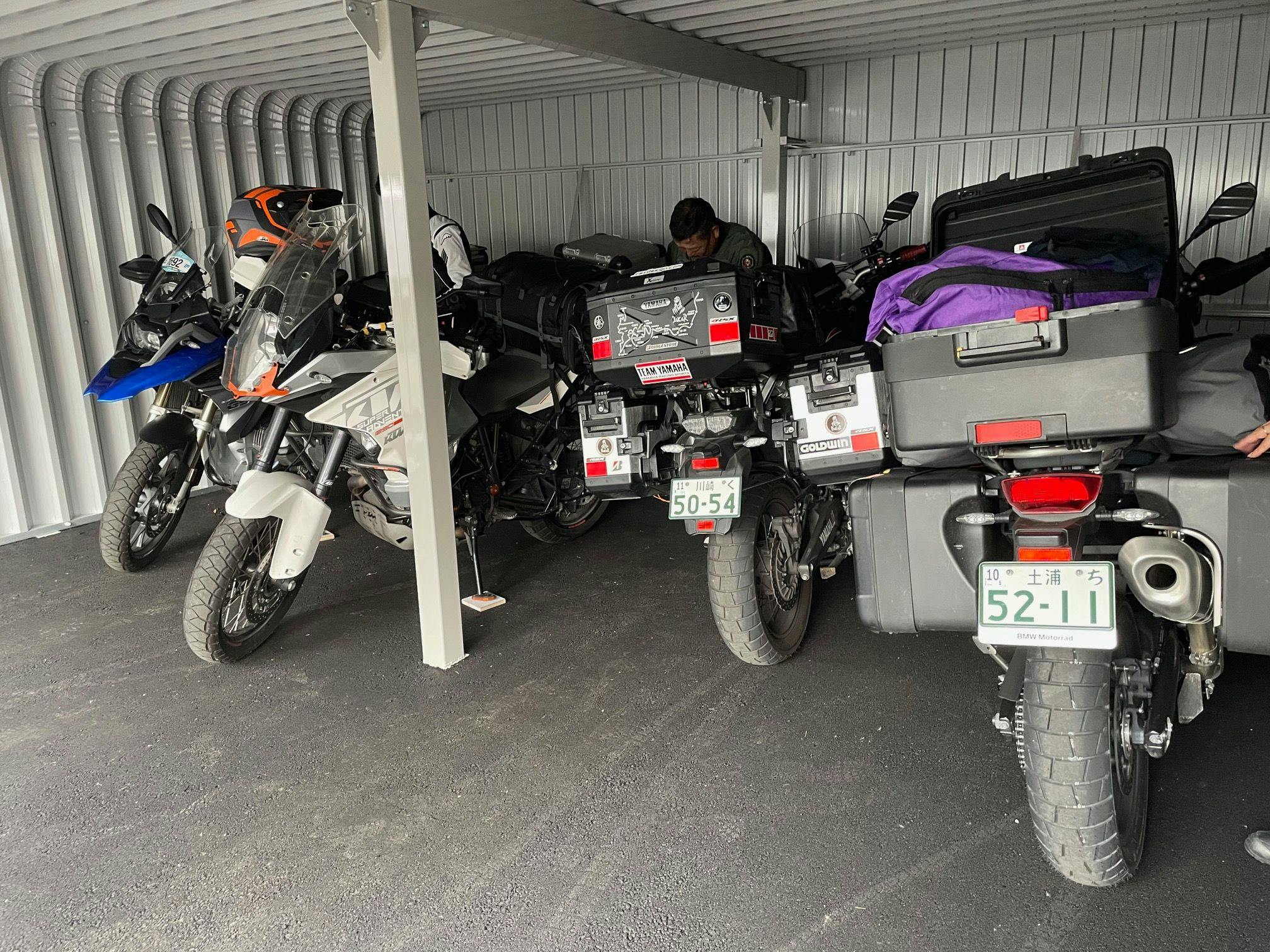 오토바이 차고