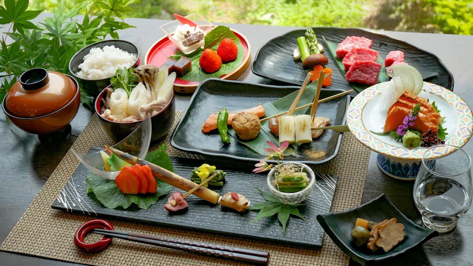Yuze Hotel: Akita's Four Seasons Delight
