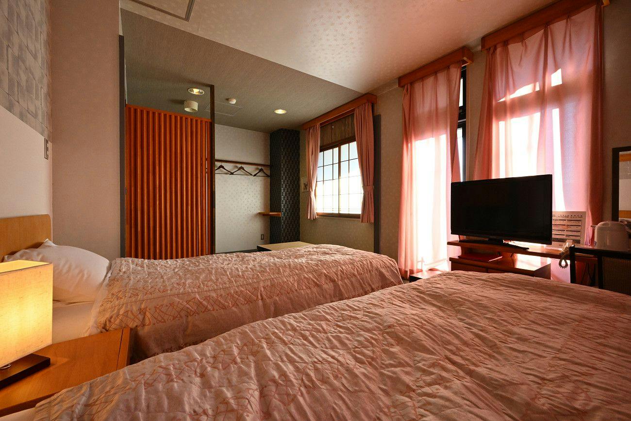 Tsugaike Kogen Hilltop Hotel