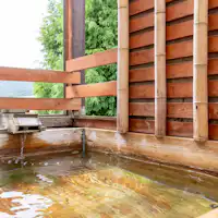 여성 전용 노천탕