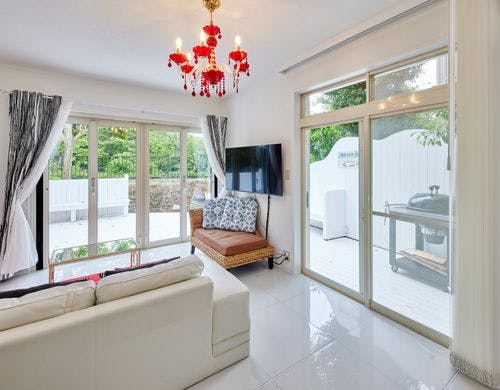 デッキからは河津桜が臨めます