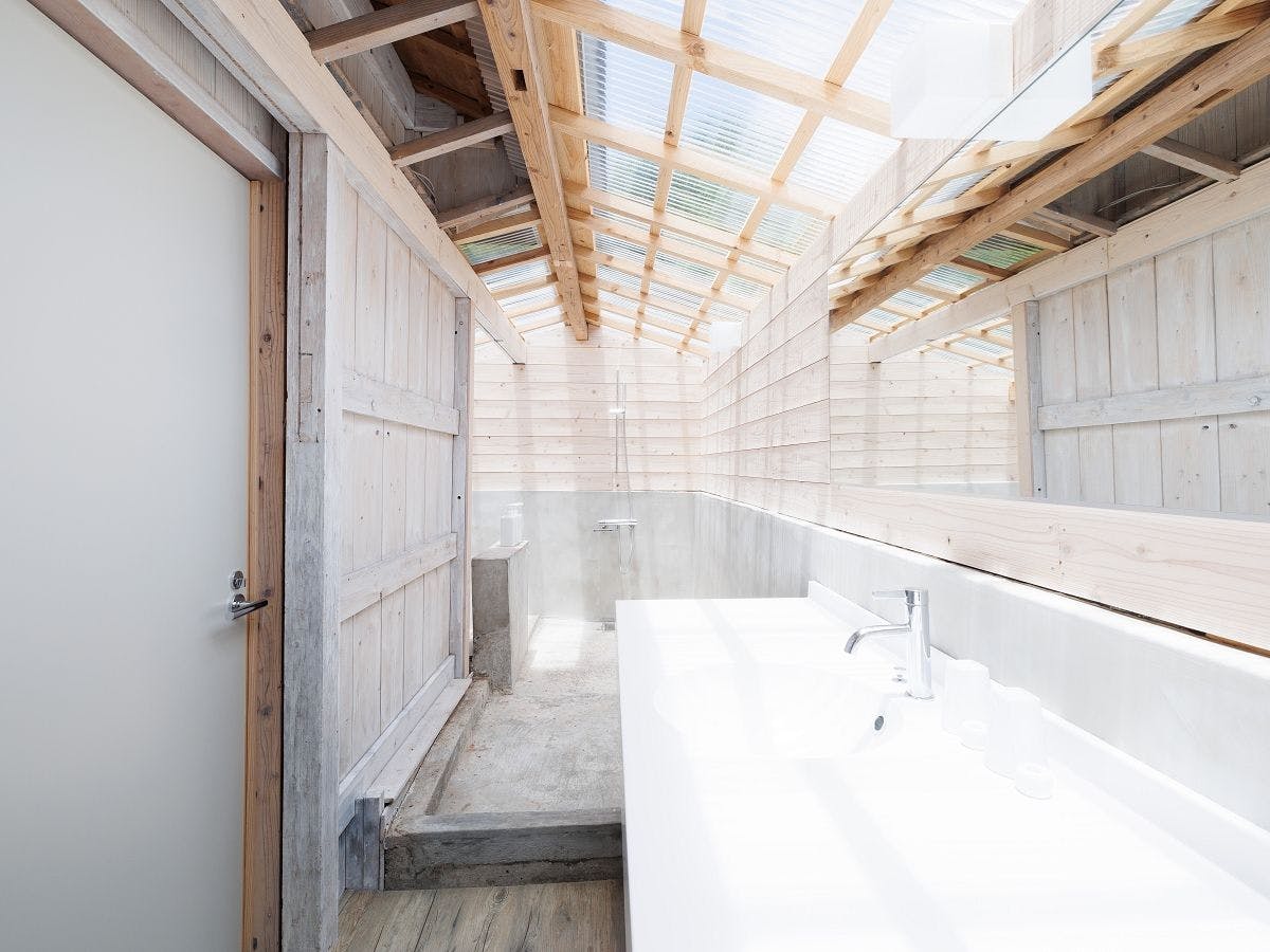 ＜ที่พักแห่งธรรมชาติและออนเซ็นกลางแจ้ง＞โซนอาบน้ำ