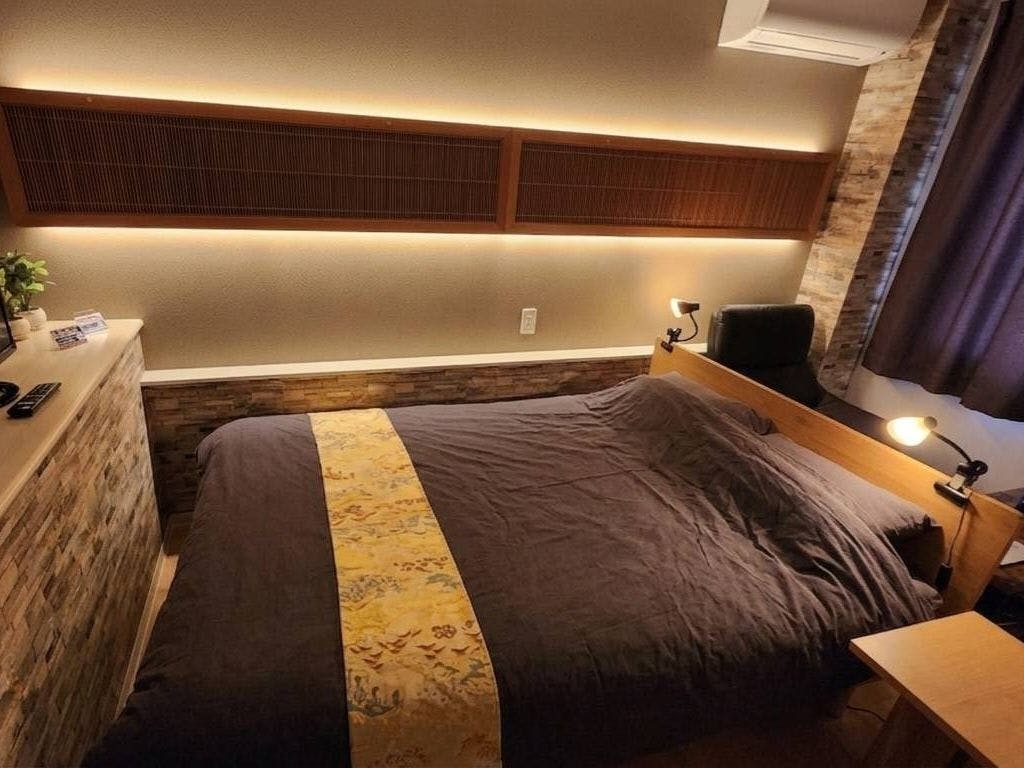 ห้องนอน 402 (เตียง) ④