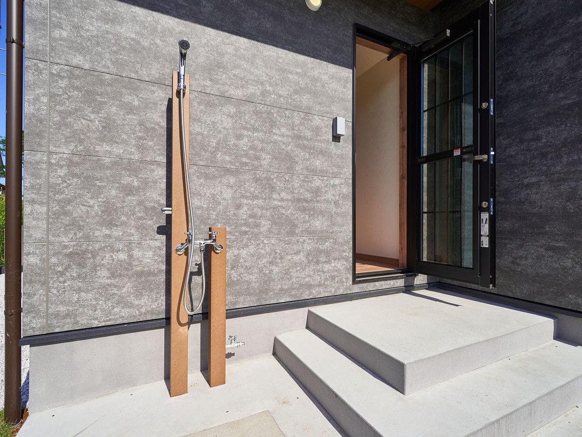 ฝักบัวกลางแจ้ง