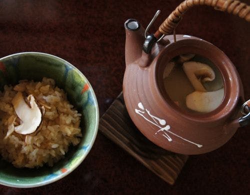 松茸の土瓶蒸しと松茸ご飯
