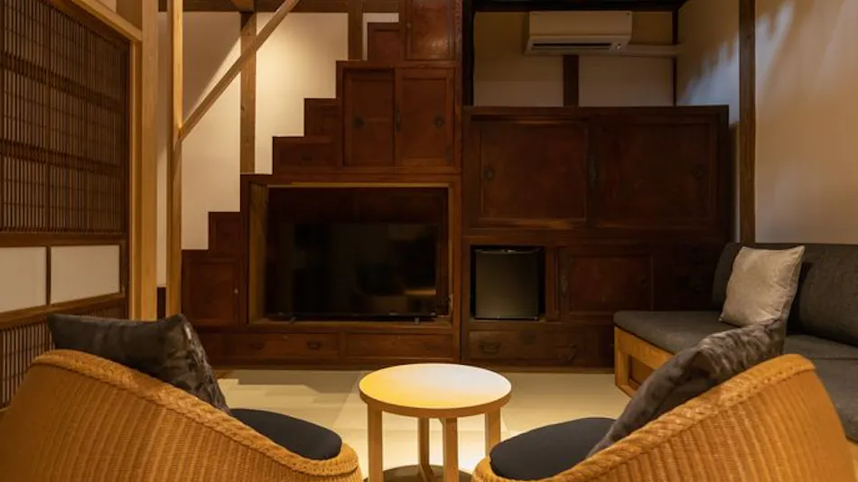 Classic & Modern SELF-STYLED HOTEL Banba Oosone