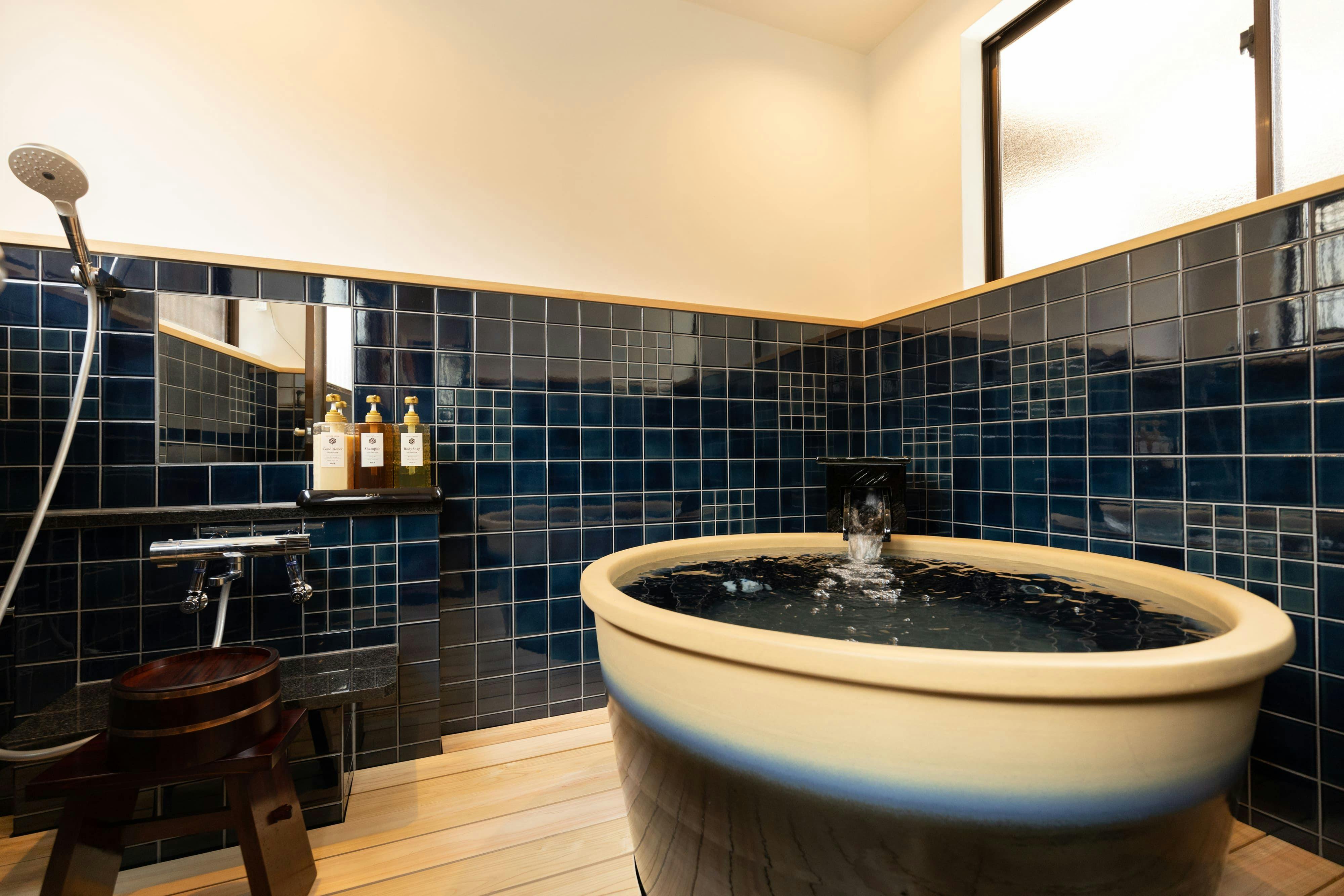 Classic & Modern SELF-STYLED HOTEL Banba Oosone