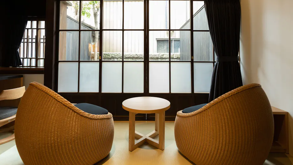 Classic & Modern SELF-STYLED HOTEL Banba Oosone