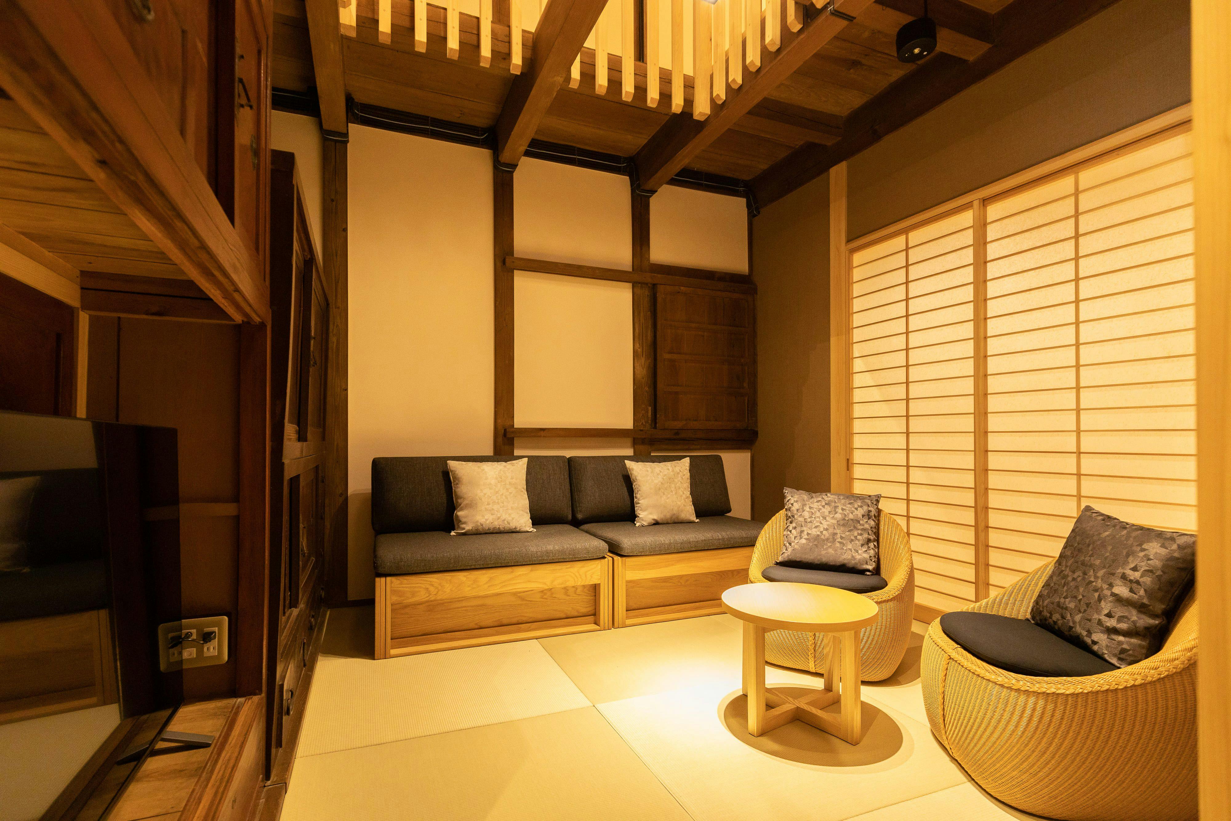 Classic & Modern SELF-STYLED HOTEL Banba Oosone