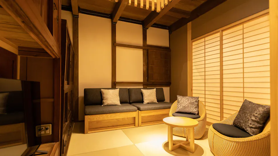 Classic & Modern SELF-STYLED HOTEL Banba Oosone