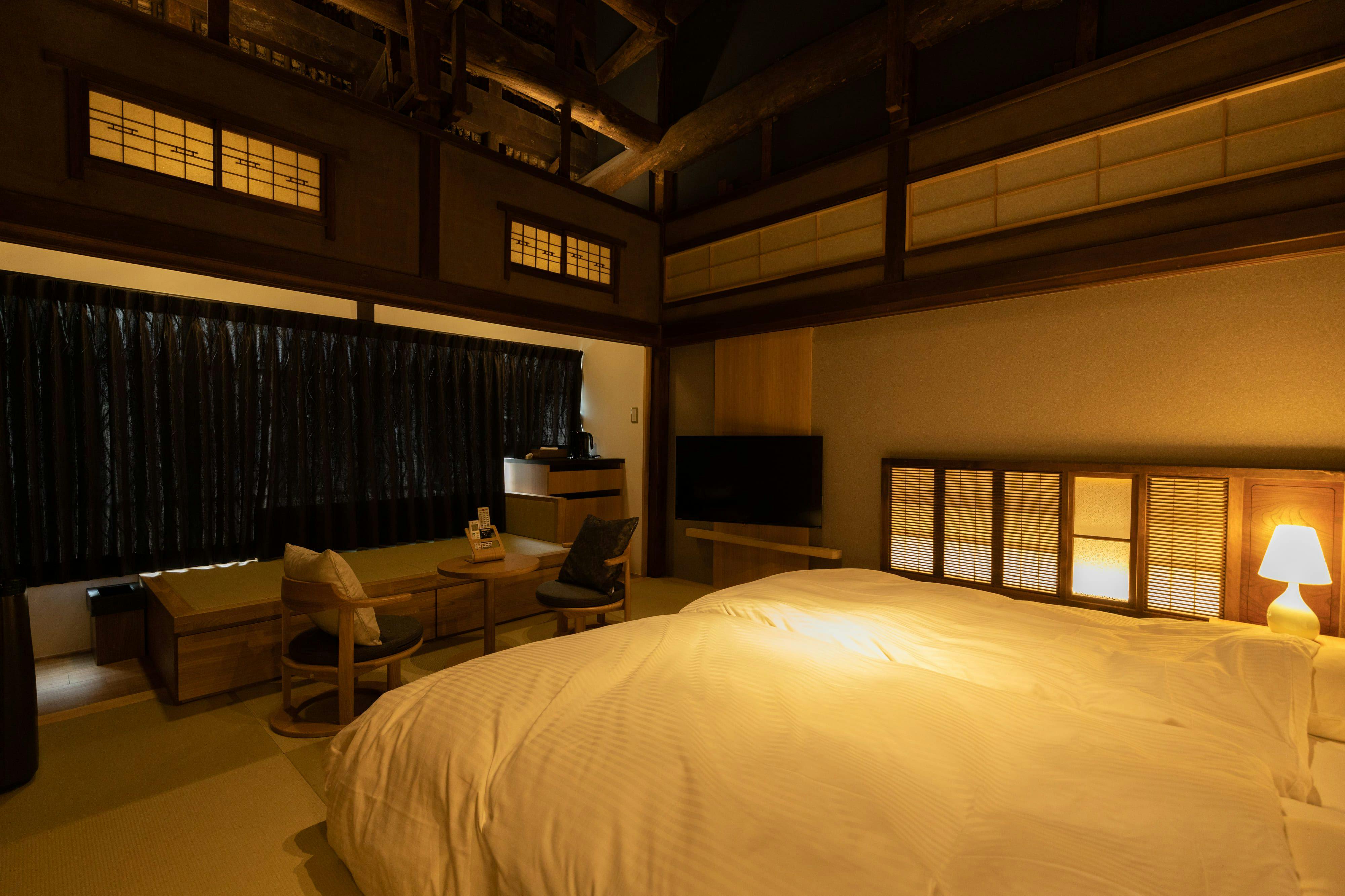 Classic & Modern SELF-STYLED HOTEL Banba Oosone