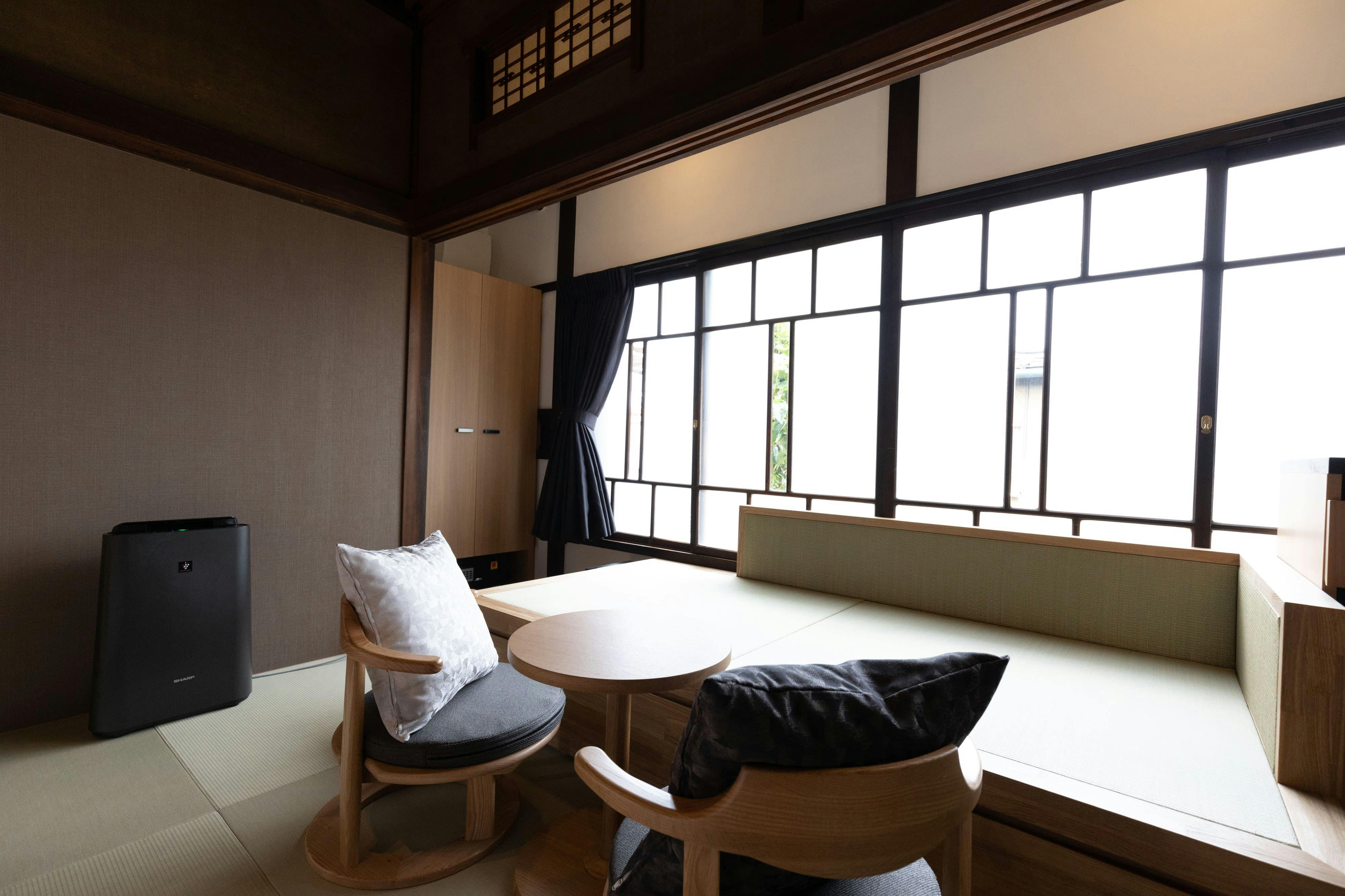 Classic & Modern SELF-STYLED HOTEL Banba Oosone