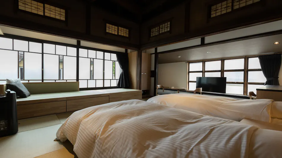Classic & Modern SELF-STYLED HOTEL Banba Oosone