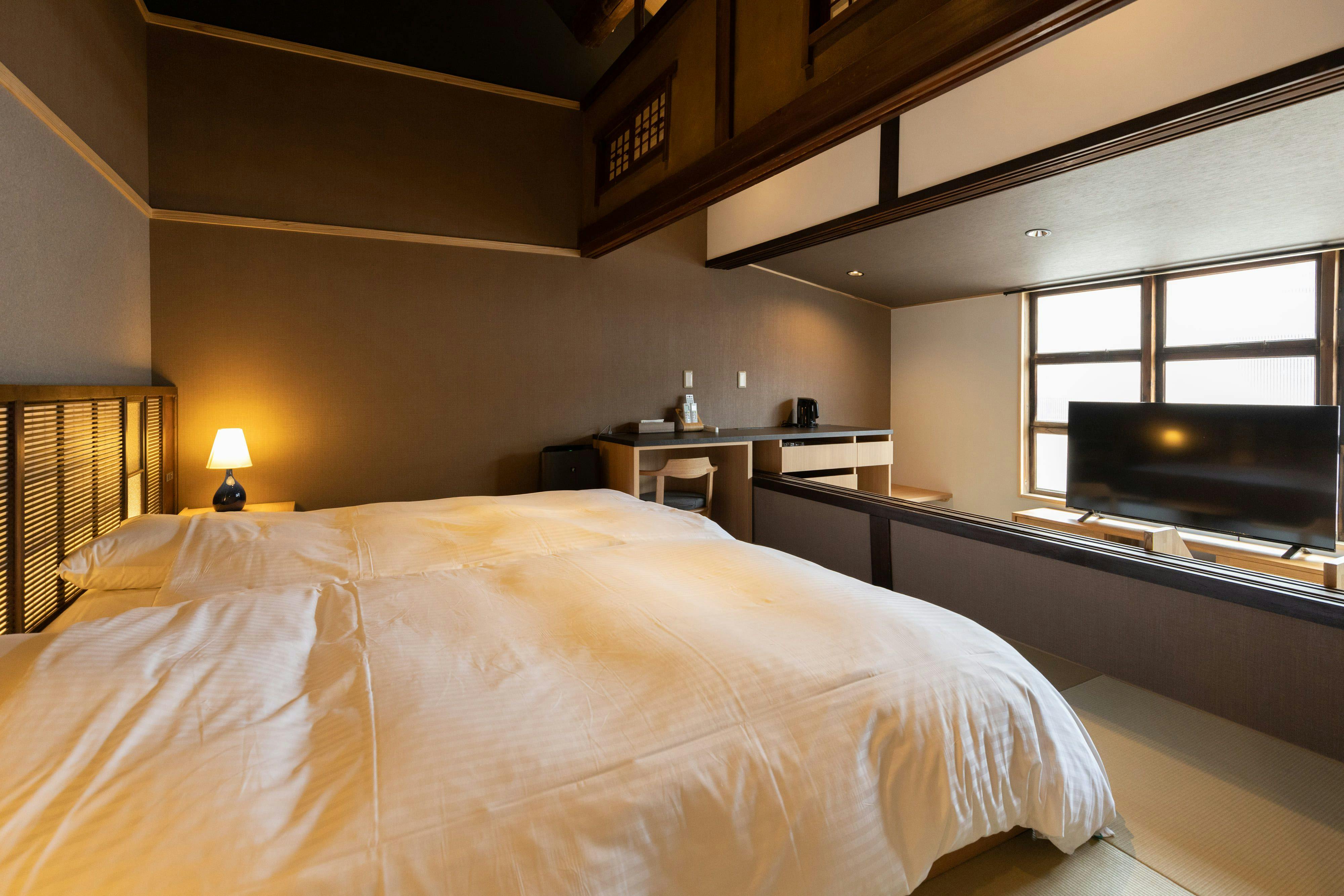 Classic & Modern SELF-STYLED HOTEL Banba Oosone