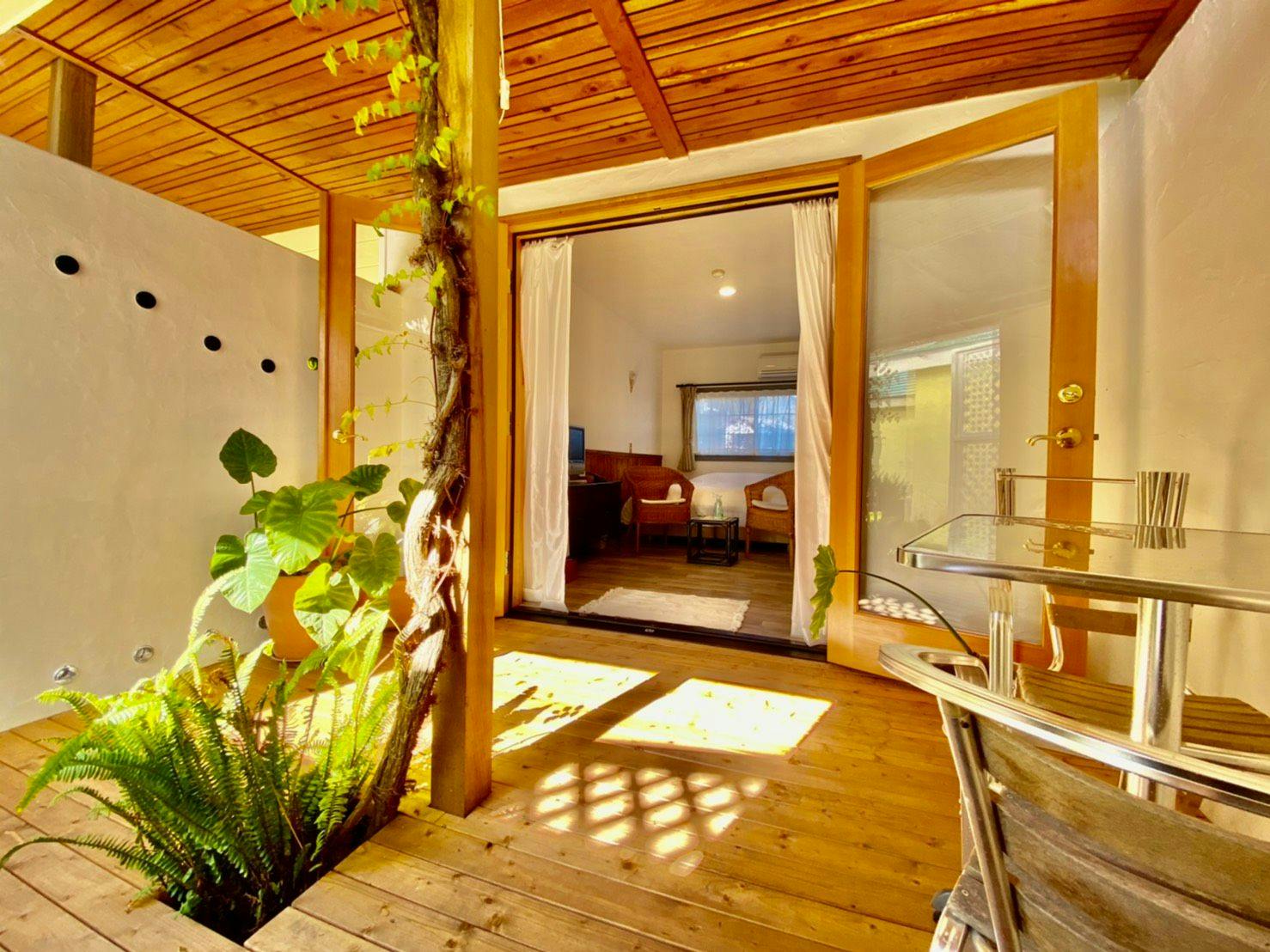 Non-smoking 1F Single Twin Room for 2 guests.