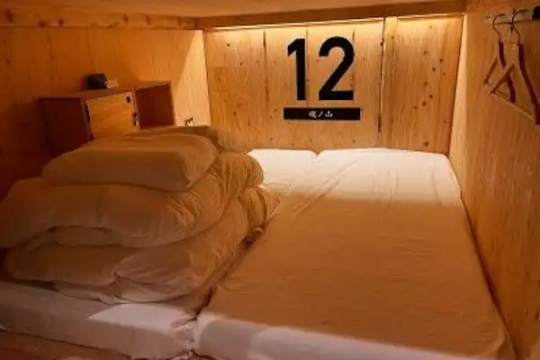 ห้องเตียงคู่สำหรับชายและหญิง