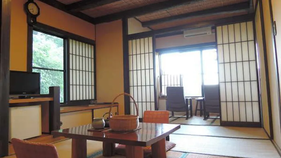 Keikoku no Yado Nihiki no Oni