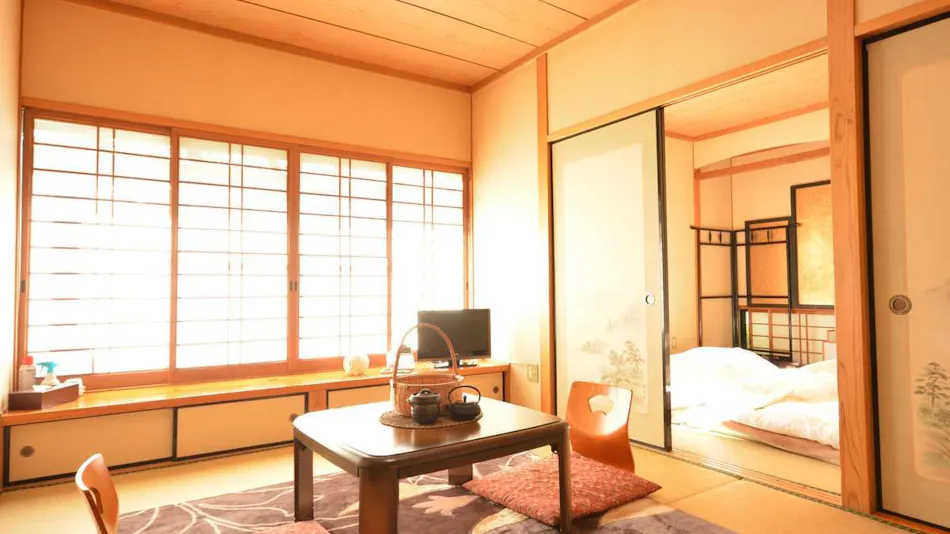Keikoku no Yado Nihiki no Oni
