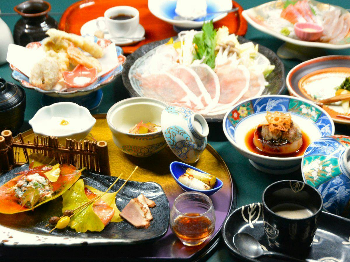 Keikoku no Yado Nihiki no Oni