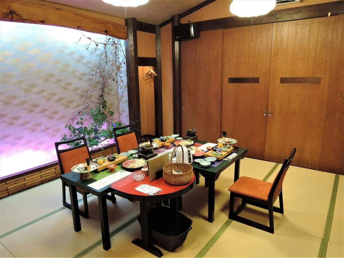 Keikoku no Yado Nihiki no Oni
