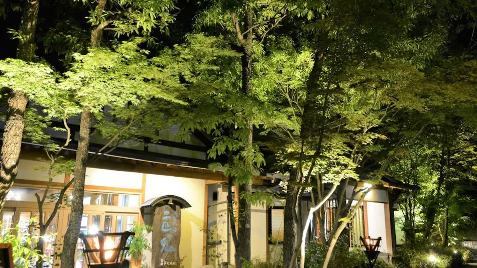 Keikoku no Yado Nihiki no Oni
