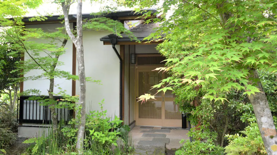 Keikoku no Yado Nihiki no Oni