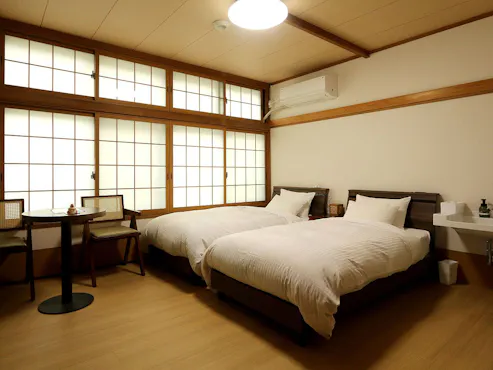 ห้องพักสไตล์ตะวันตกแบบไร้สิ่งกีดขวางขนาด 8 เสื่อทาทามิ