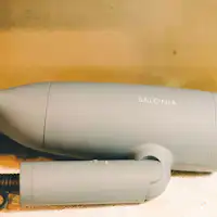 Fasilitas*SALONIA Pengering Rambut