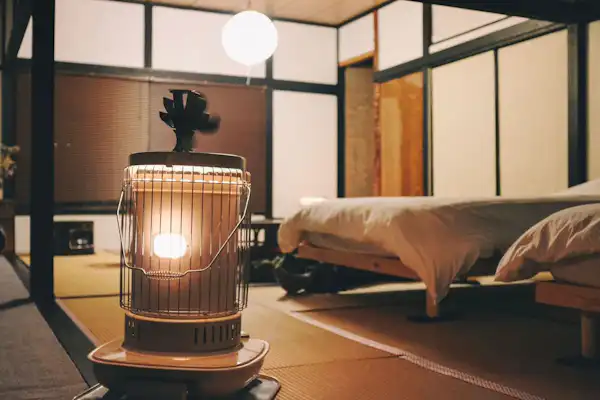 Di musim dingin, Anda dapat menghangatkan diri dengan pemanas.