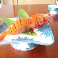 กุ้งโบตันขนาดใหญ่ที่เพิ่งจับได้สดๆ