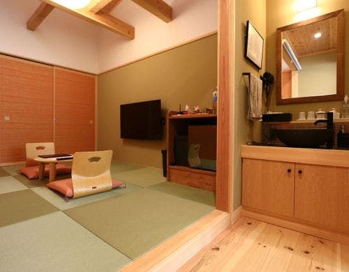 客室-はる-■春の陽気を意識したお部屋です