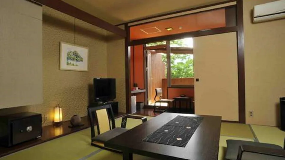 Sakura Kyuan: An Inn with Natural Hot Spring Flow