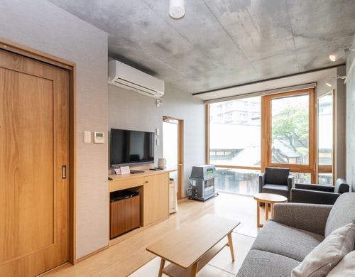 リビングスイート（セミダブル3台）