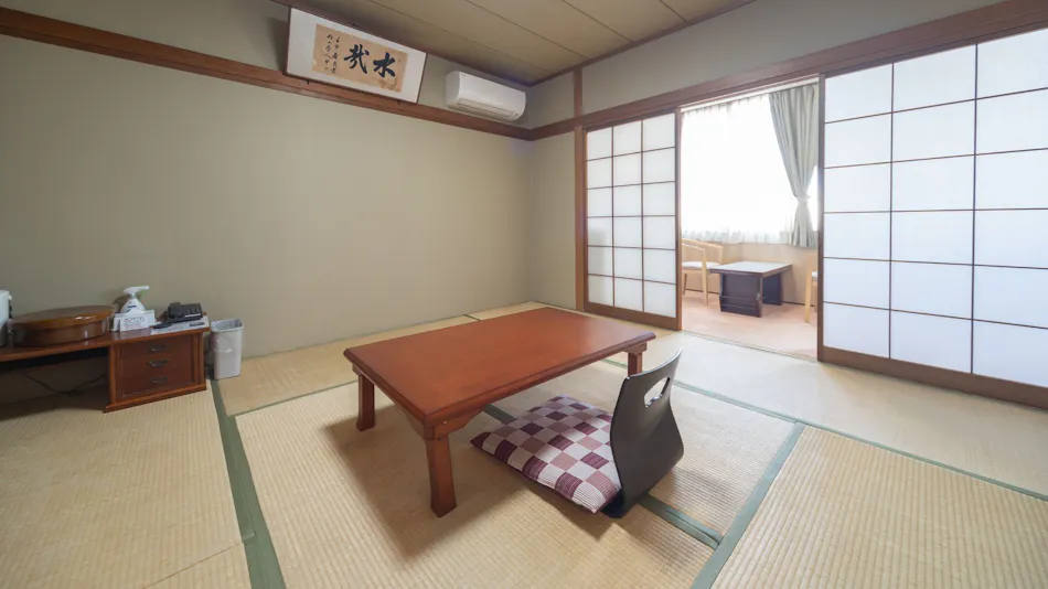 Hyper Inn Hotel Ekyu