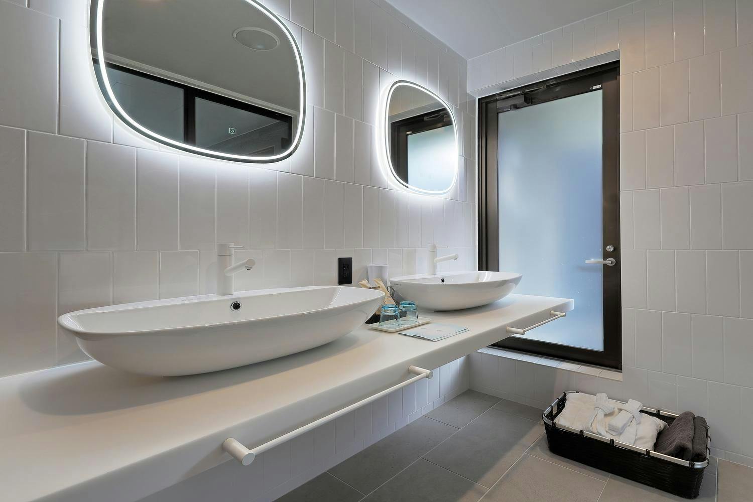 SHIN TOJI HOTEL LULUD