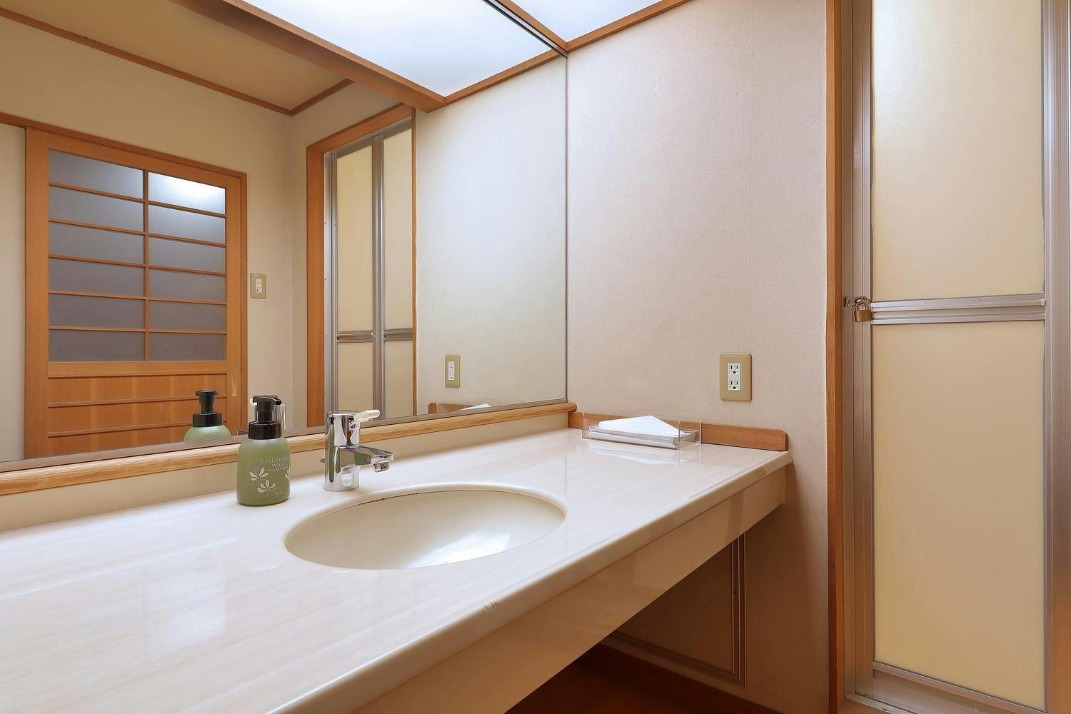 SHIN TOJI HOTEL LULUD