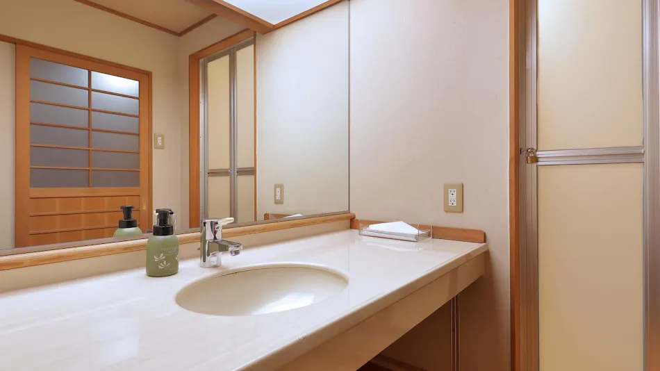 SHIN TOJI HOTEL LULUD