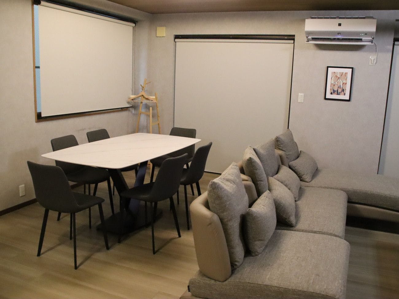 【Lantai 2】Ruang Tamu