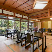 *【Dining Area】Spacious Dining Table