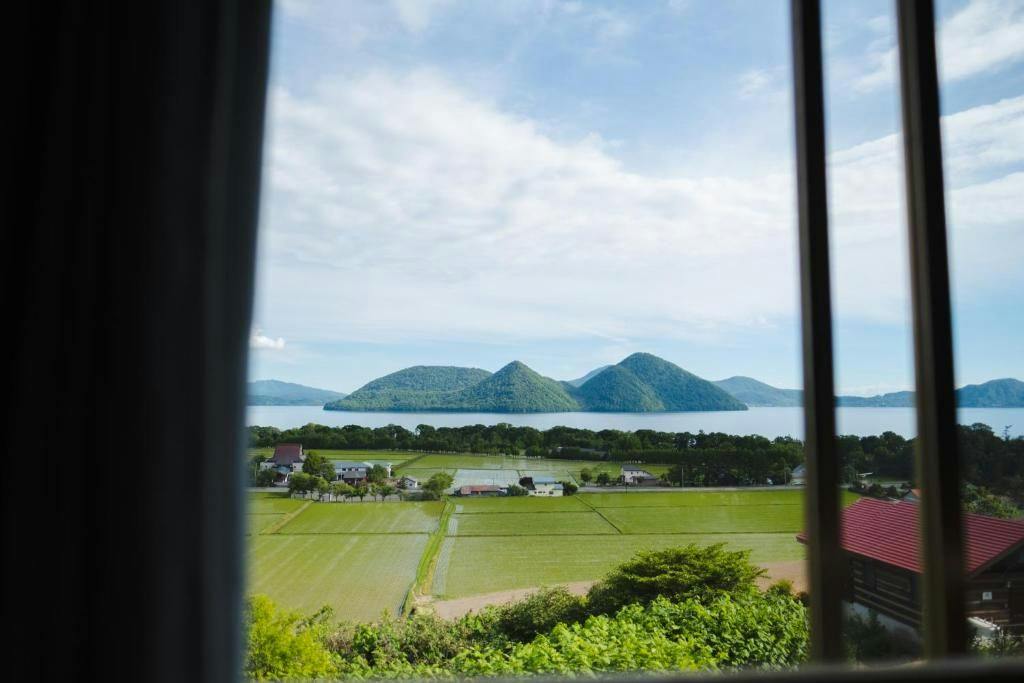 The God of Lake Toya and Nakajima