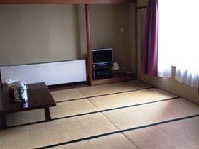 ビジネスホテル　スワロー