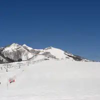 Sebaik sahaja melangkah keluar, terus ke cerun ski!!