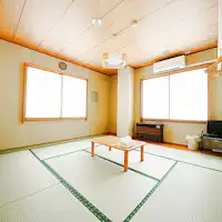 Bilik gaya Jepun 8 tatami menghadap lereng ski