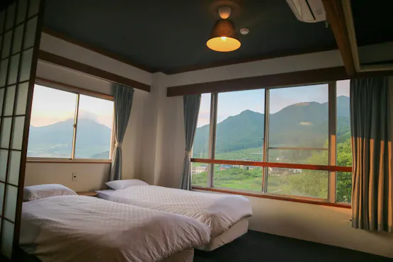 Bilik gaya Jepun dan Barat