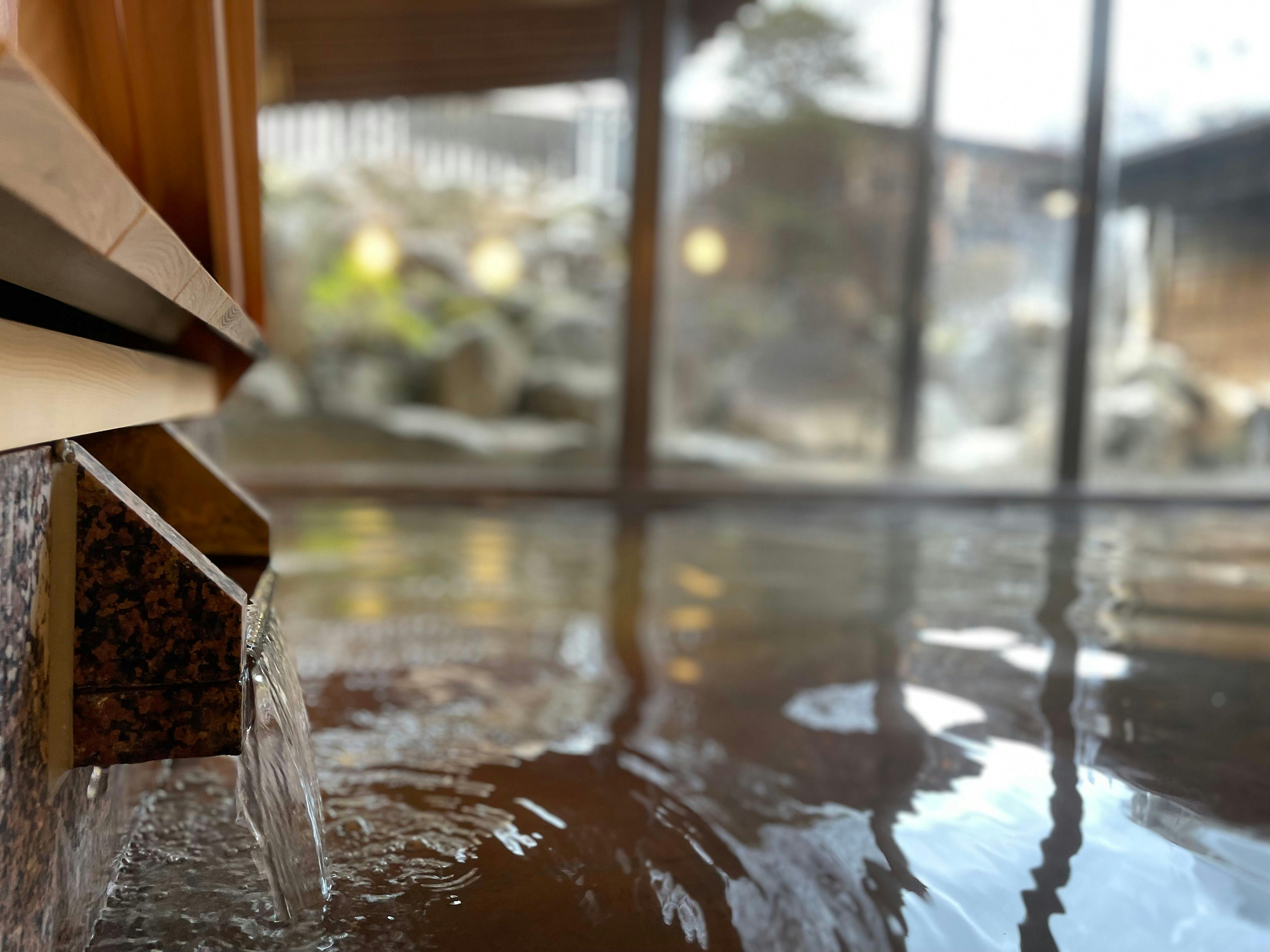 Pemandian umum_Dalam_Keran air kiri