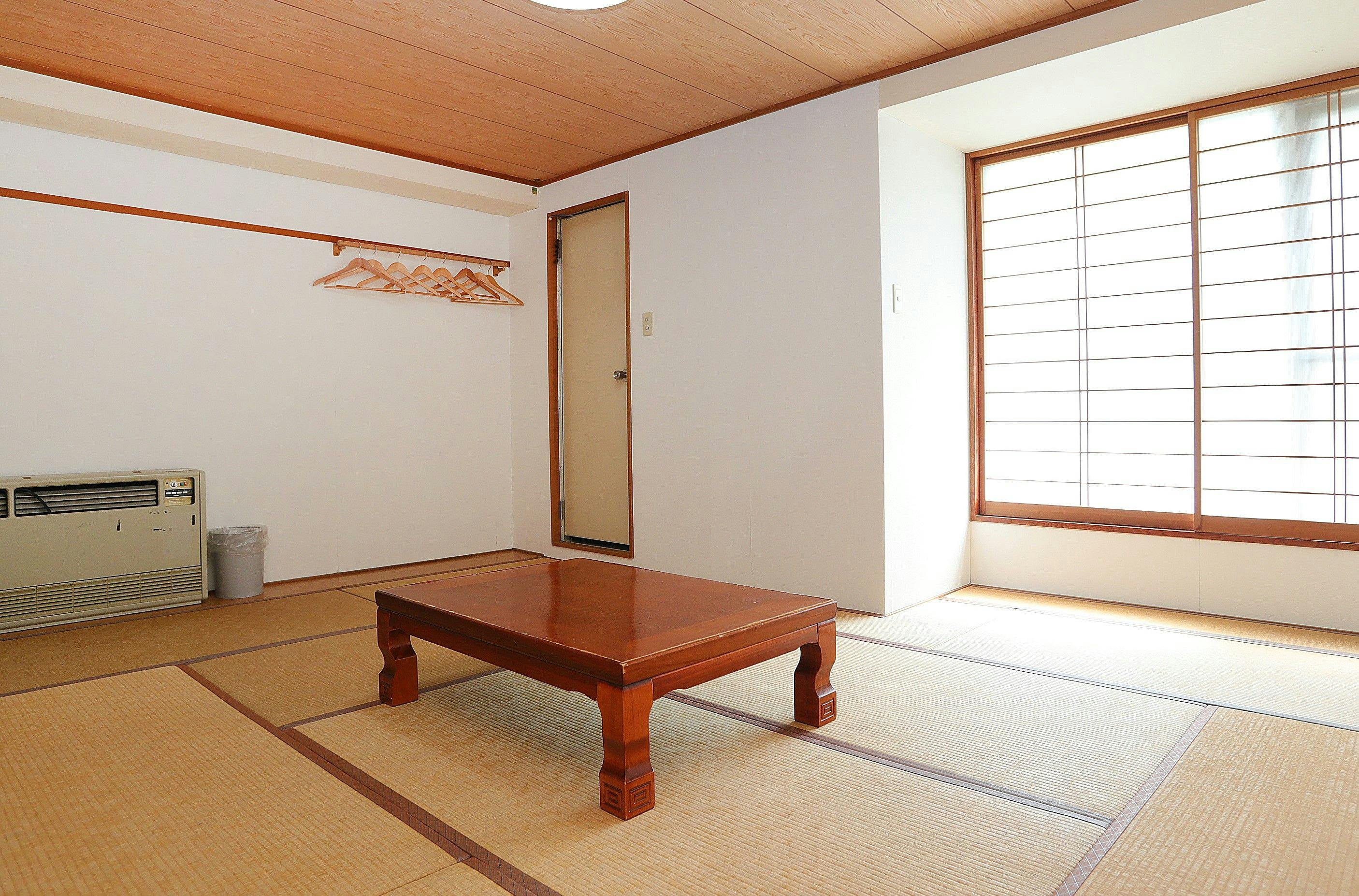 ห้องพักแบบญี่ปุ่นขนาด 10 เสื่อ (ประหยัด)