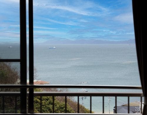 オーシャンビューの客室は三河湾を一望