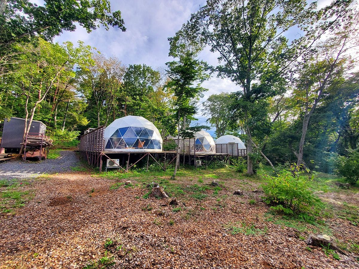 グランピング＆キャンプＣＡＭＥＬＬＩＡ　気仙沼大島 施設全景