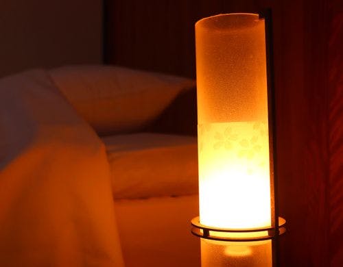 部屋　間接照明